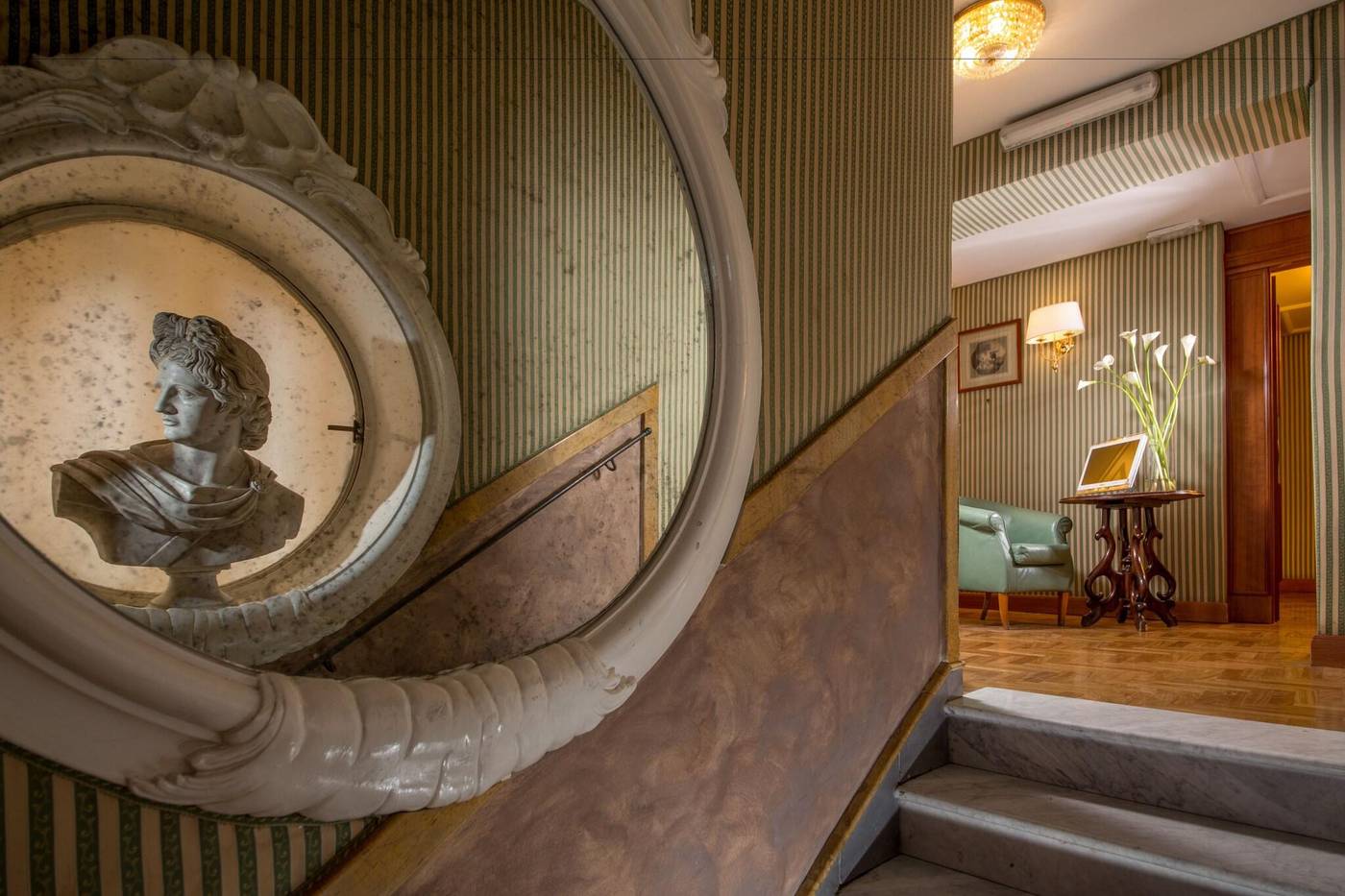 Inn-At-The-Spanish-Steps-Lobby-23