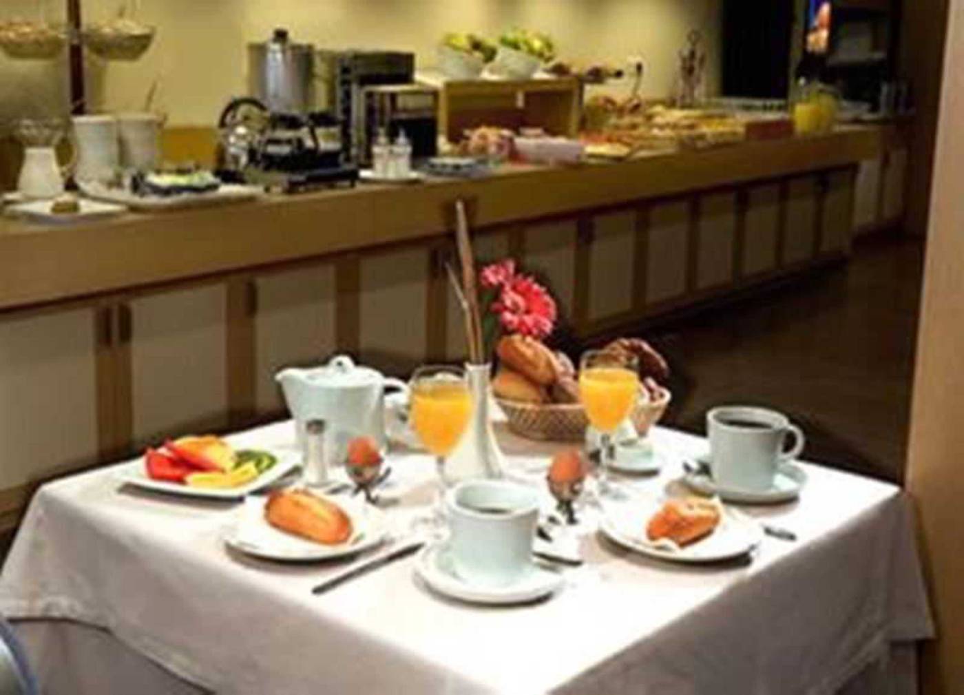 Esmeralda-Suites-Apartments-Restaurant-21