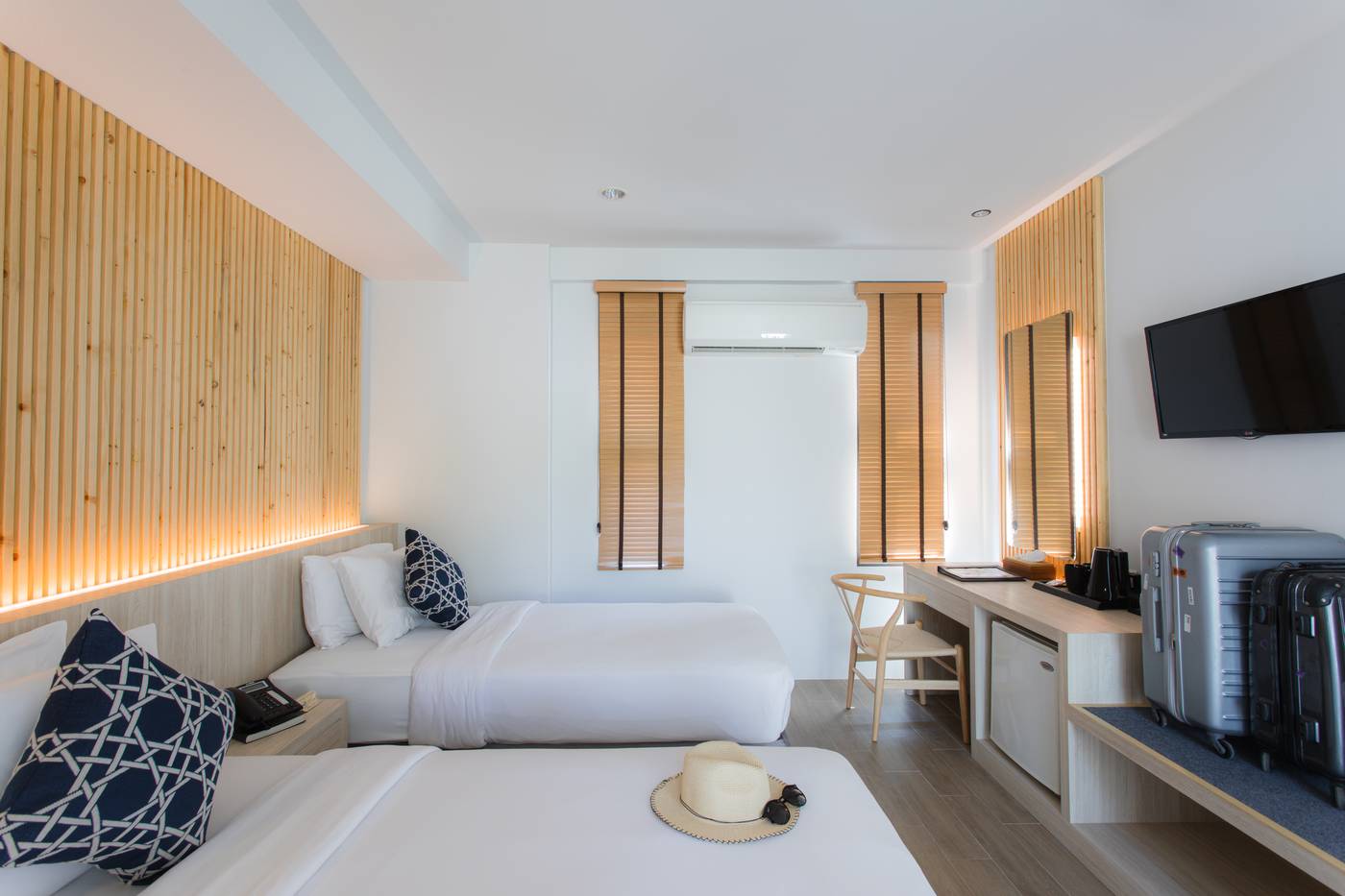 BLU-PINE-Villa---Pool-Access-Room-32