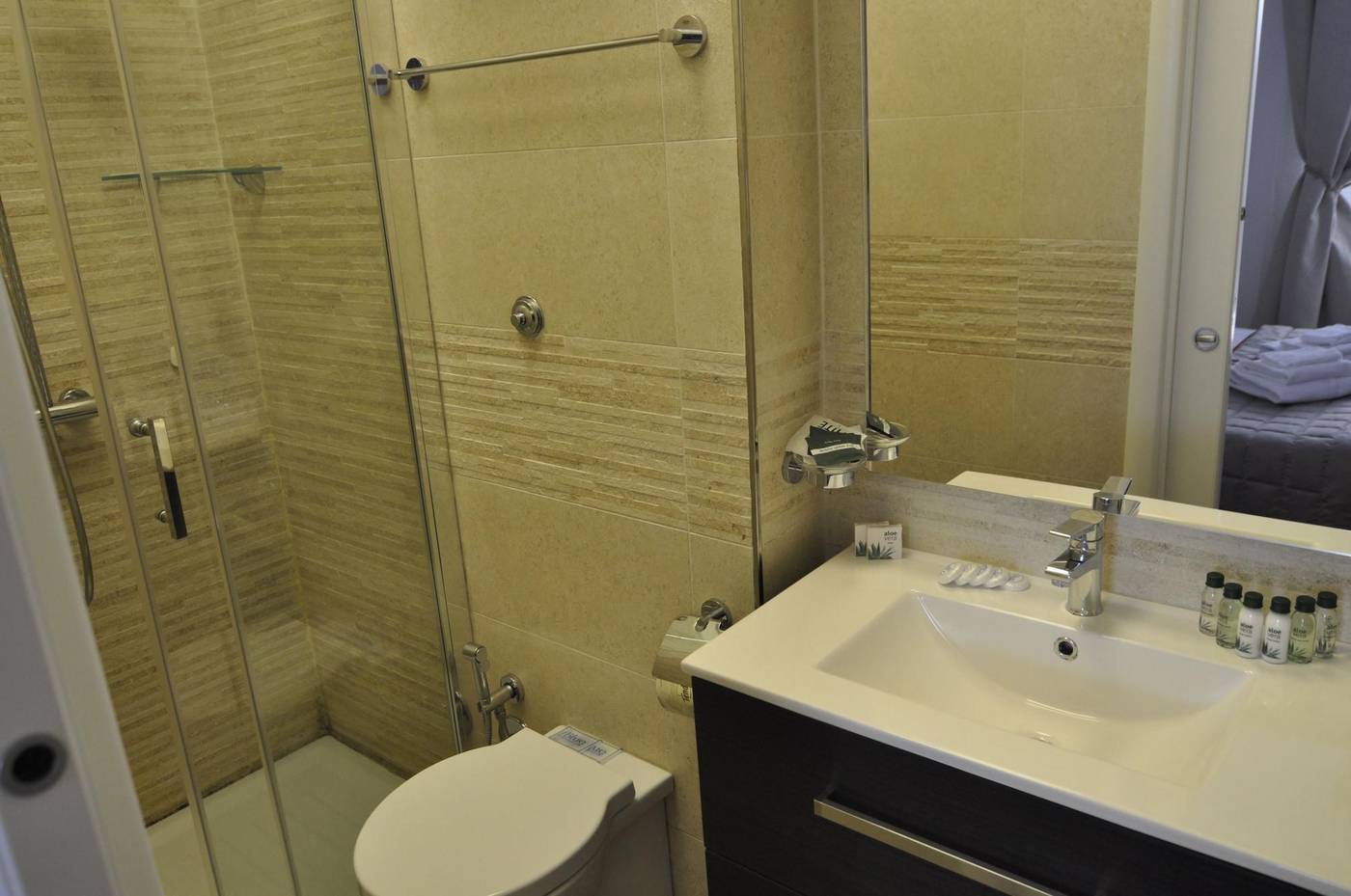 Flatinrome-Trastevere-Deluxe-Rooms-Room-46