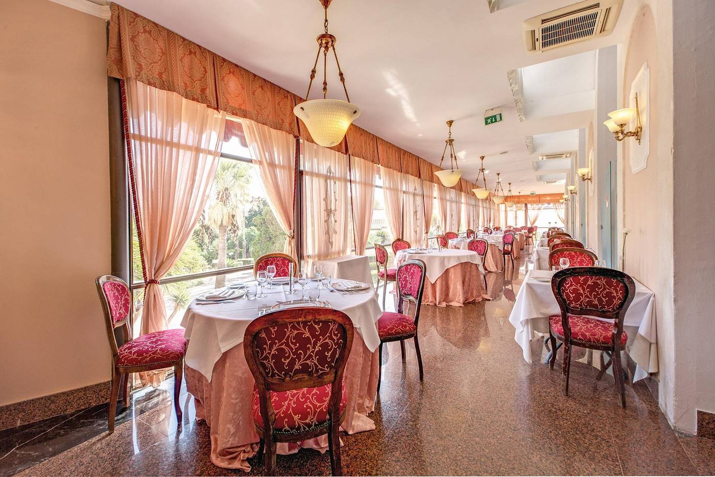 Grand-Villa-Politi-Restaurant-34
