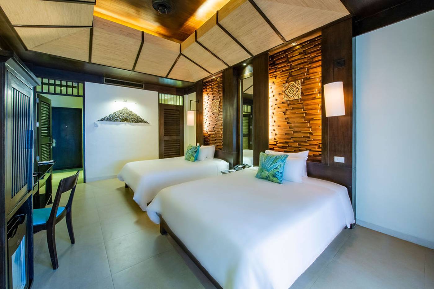 Impiana-Resort-Patong-Phuket-Room-27