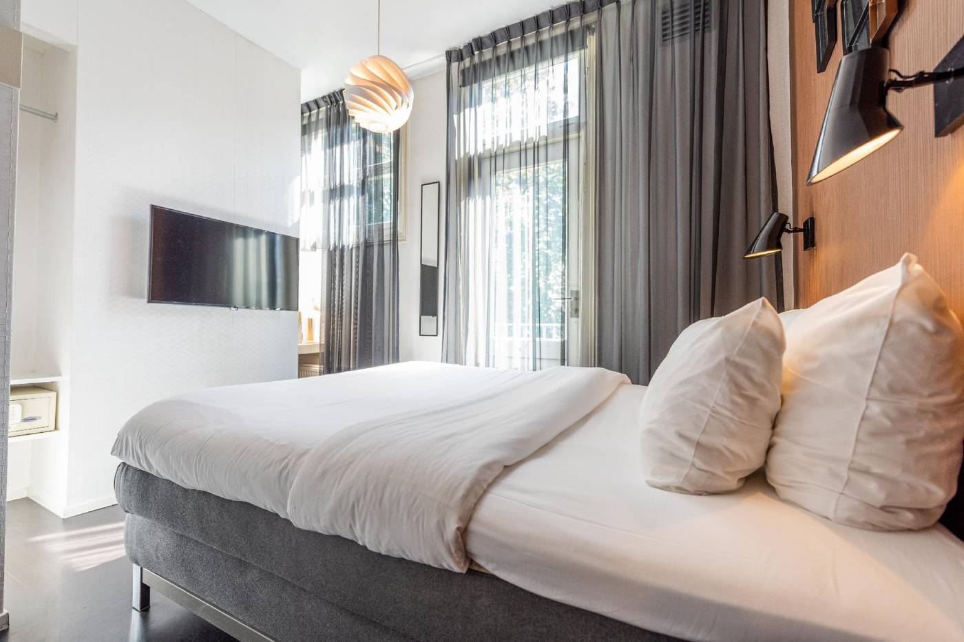 Hotel-V-Frederiksplein-Room-24