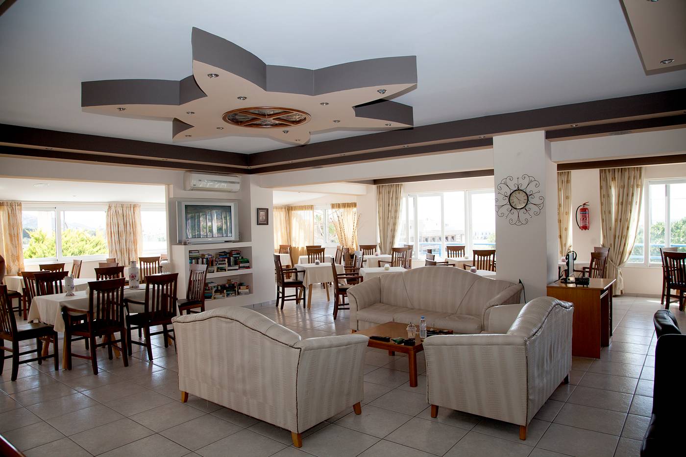 Athinoula-Bar-43