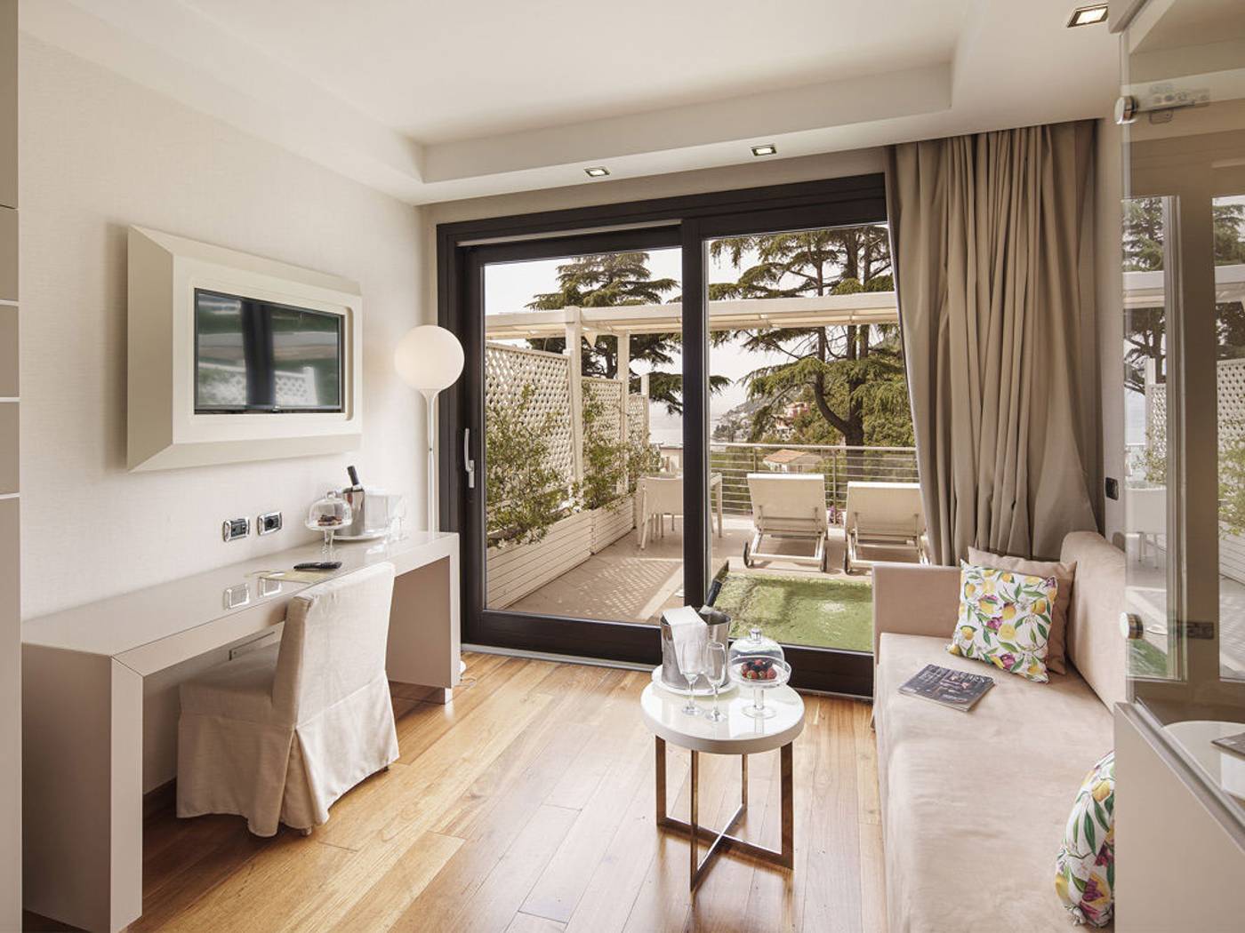 Relais-Paradiso-Room-16