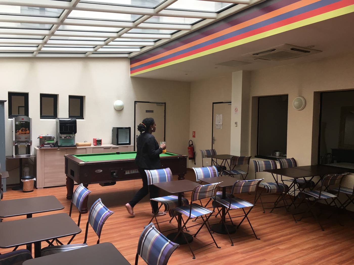 Comfort-Hotel-Paris-La-Fayette-Bar-24