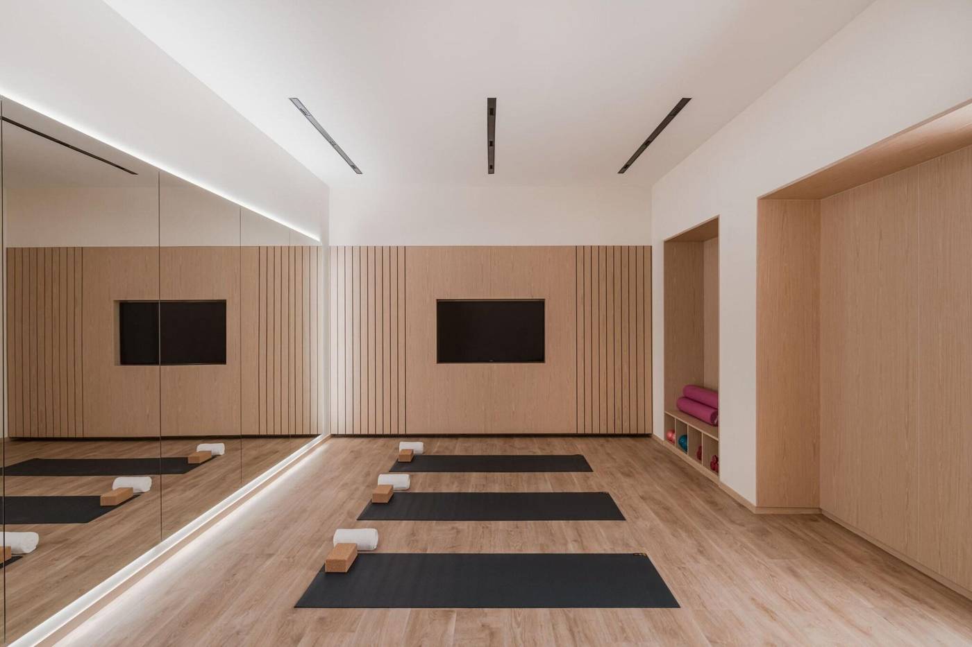 Sheraton-Warsaw-Hotel-Sports-and-Entertainment-71