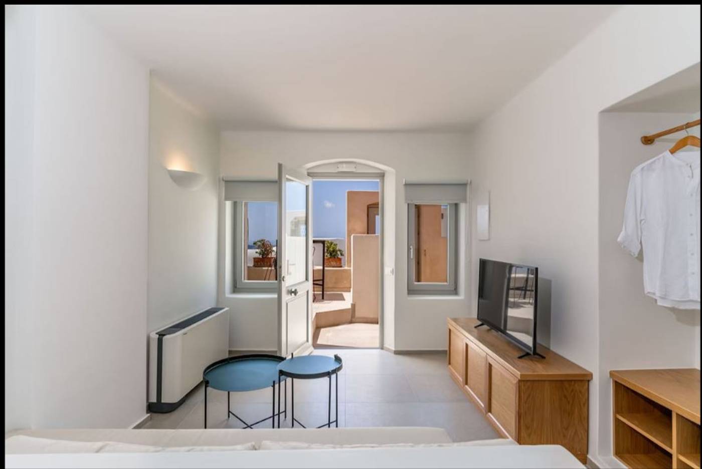 Panorama-Santorini-Boutique-Hotel-Room-11