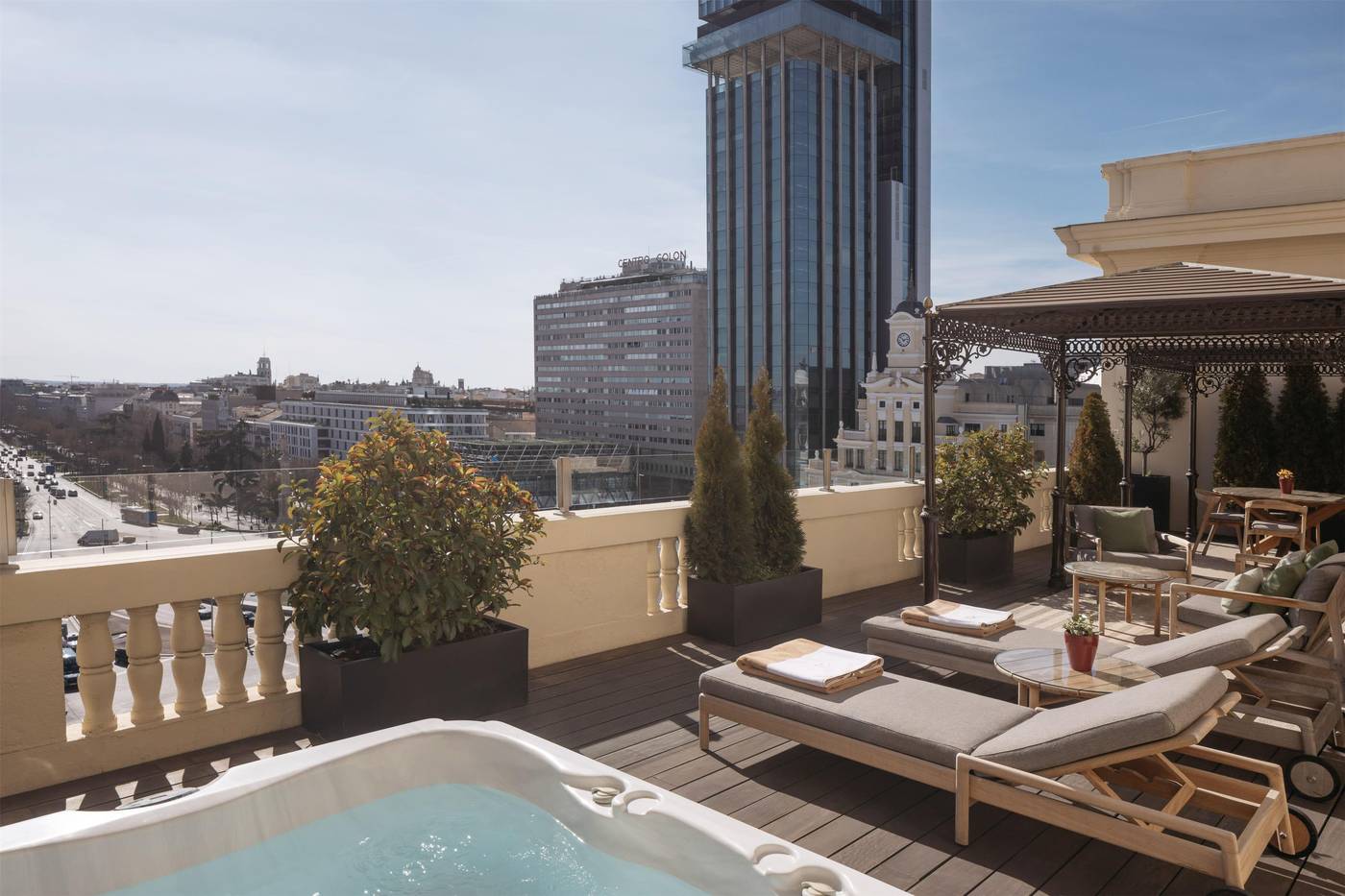 F-nix-Gran-Melia-Room-71