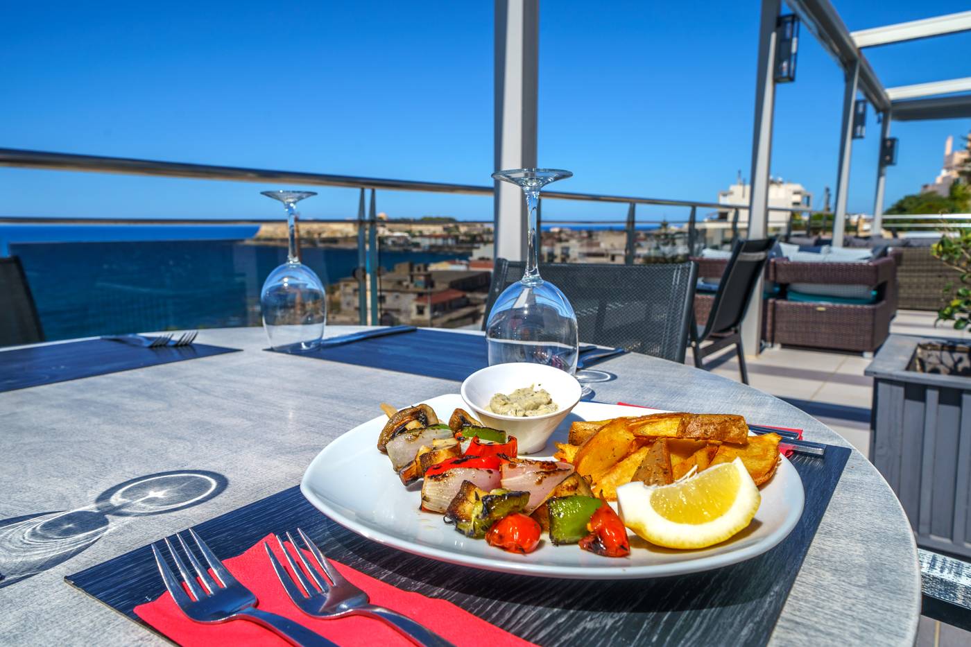 Macaris-Suites-and-Spa-Bar-65