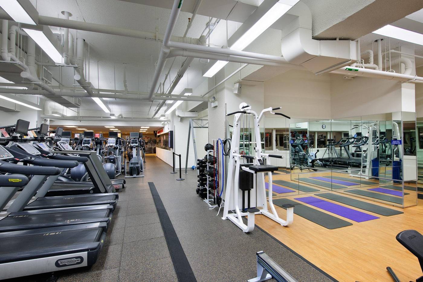 Crowne-Plaza-Times-Square-Manhattan-Sports-and-Entertainment-62