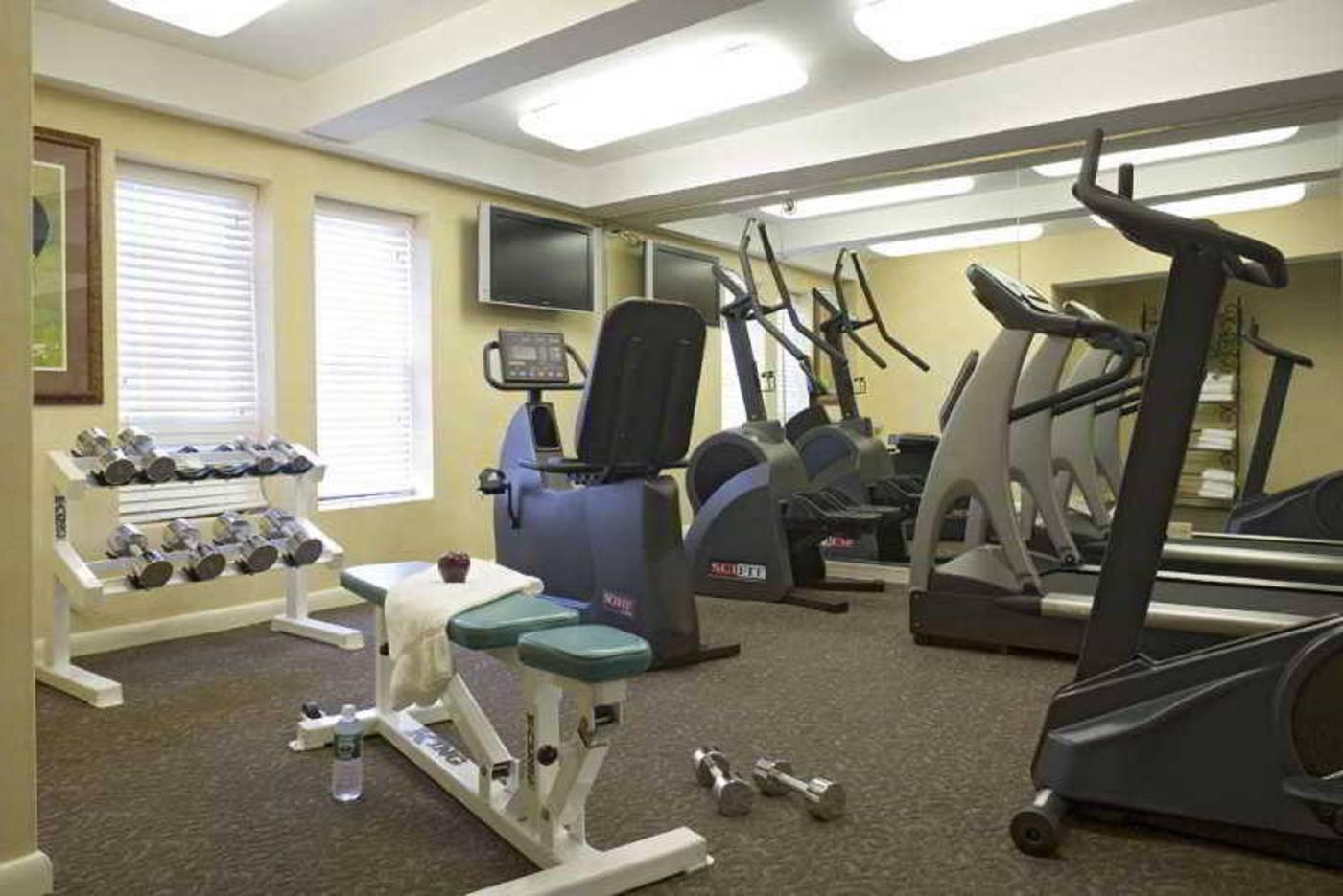 Lucerne-Hotel-Sports-and-Entertainment-22