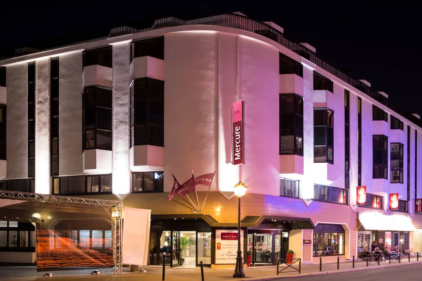 Hotel-Mercure-Paris-Gare-Montparnasse-General-view-10