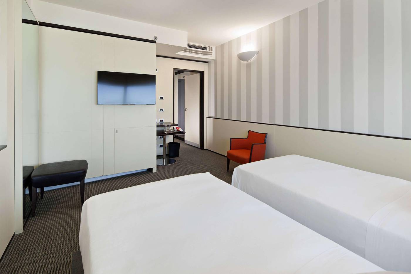 NH-Venezia-Laguna-Palace-Room-16