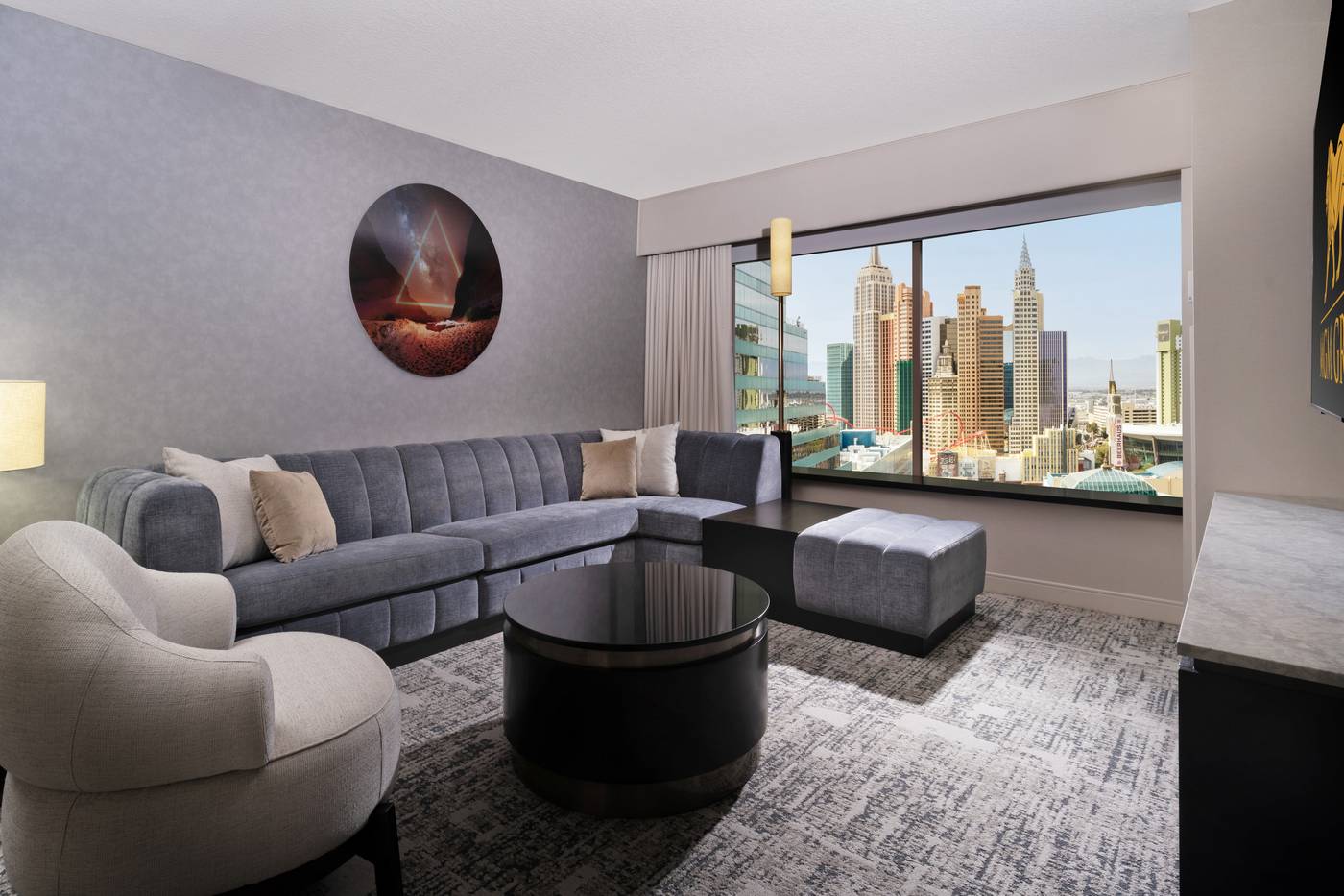 MGM-Grand-Hotel---Casino-Room-30