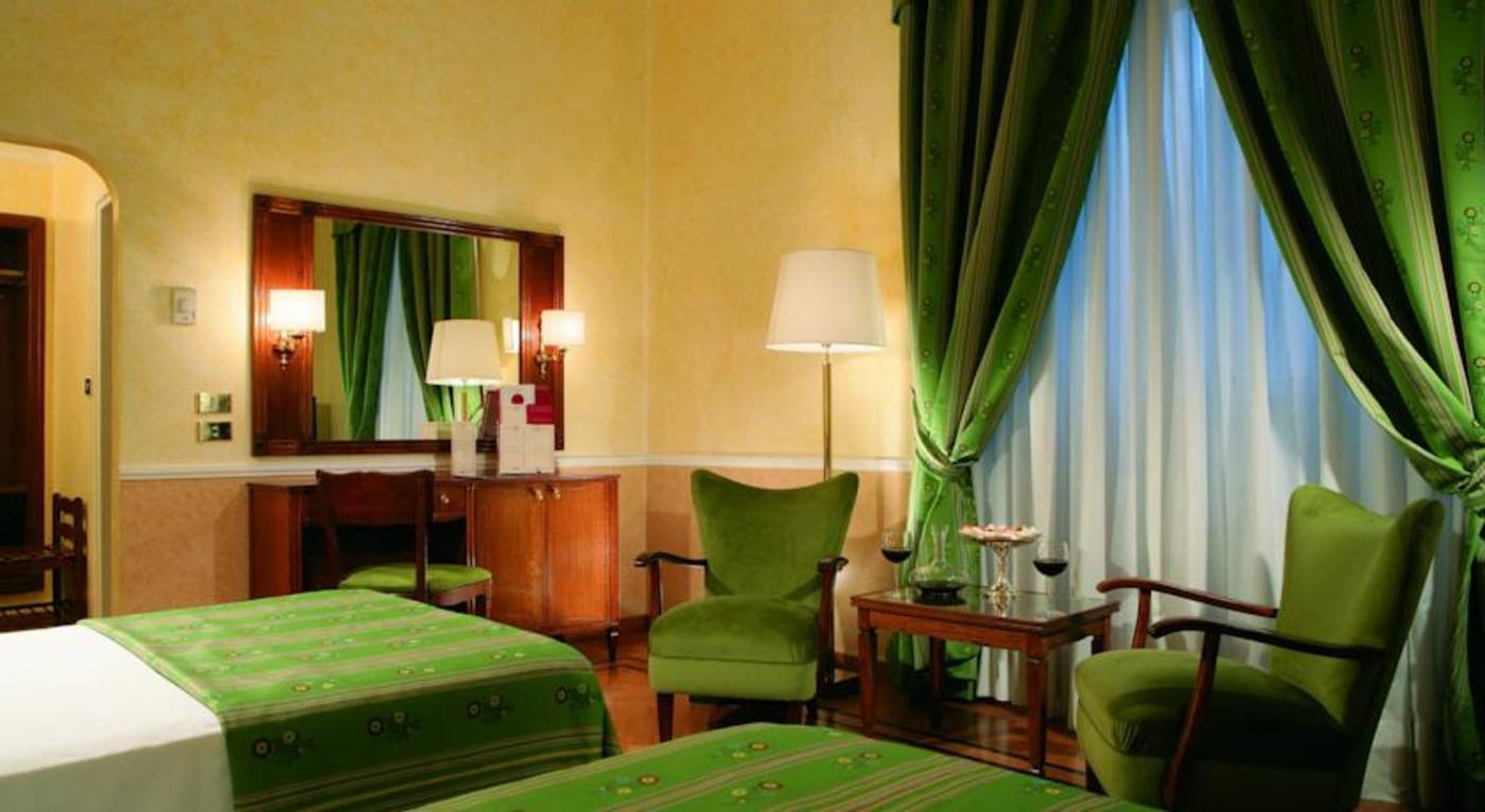 Bettoja-Hotel-Massimo-d-Azeglio-Room-37