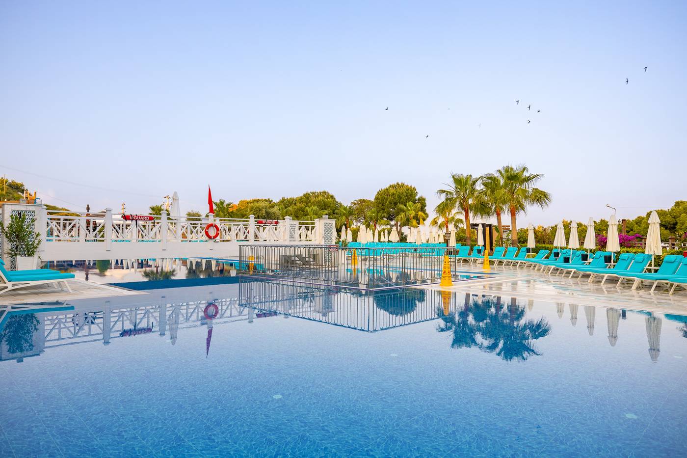 Ramada-Resort-by-Wyndham-Kusadasi---Golf-Pool-7