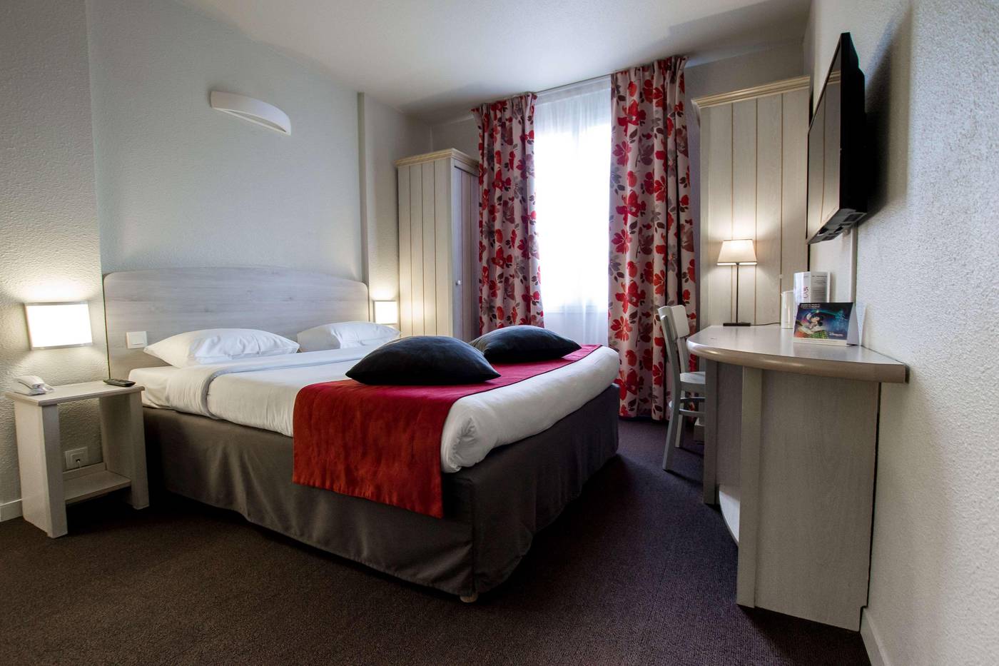 Campanile-Val-de-France-Ex-Kyriad-Disneyland-Room-23