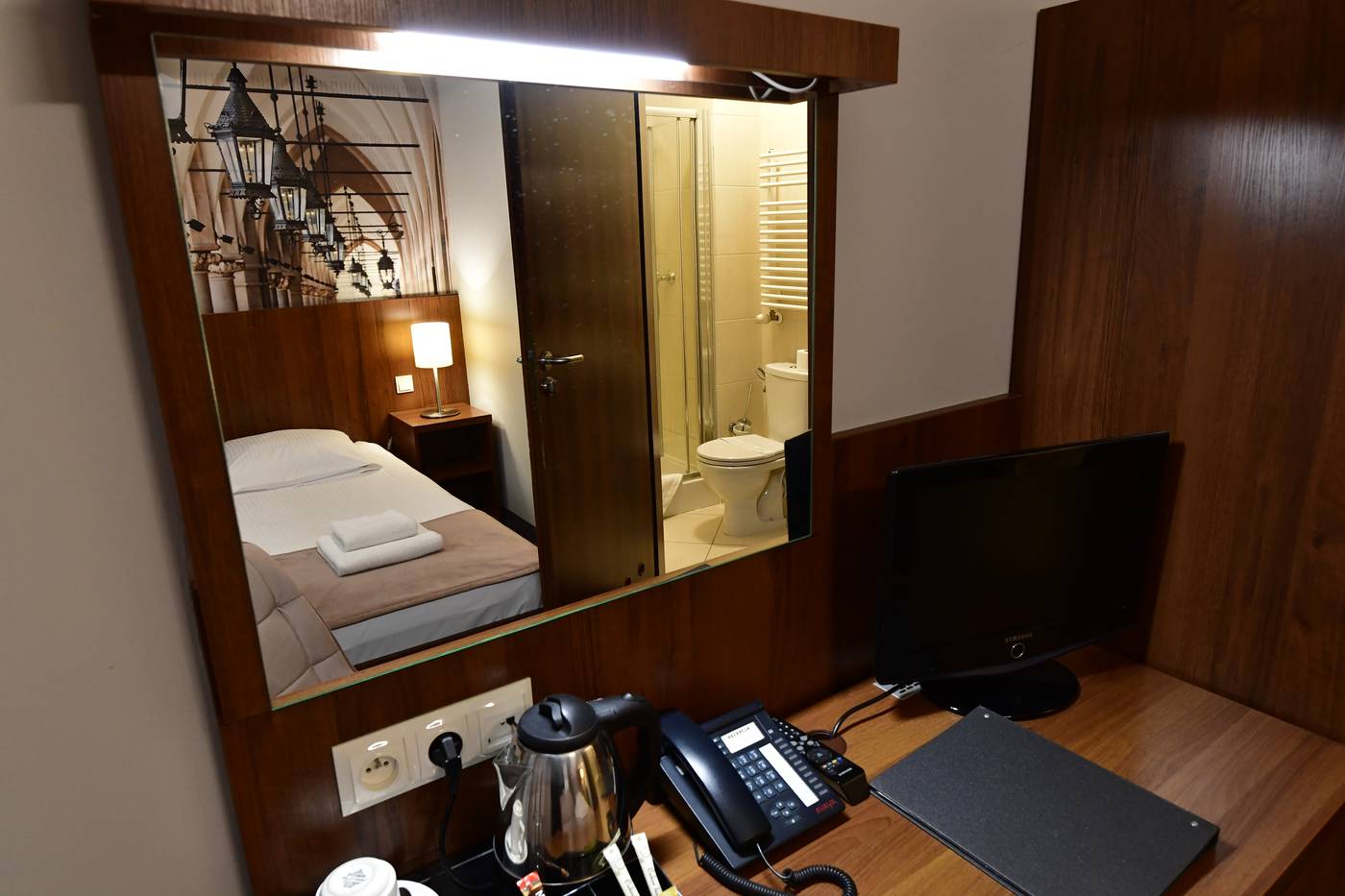 DOWNTOWN-KRAKOW-Room-14