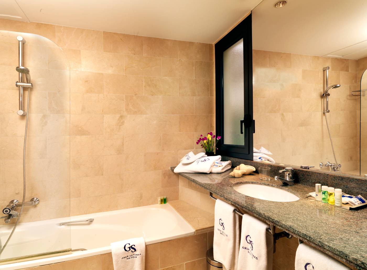 Gran-Hotel-Rey-Don-Jaime-Room-30