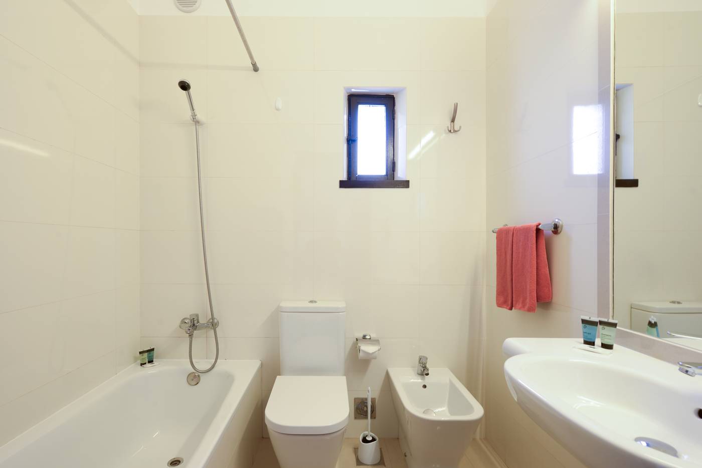 3HB-Golden-Beach-Room-21