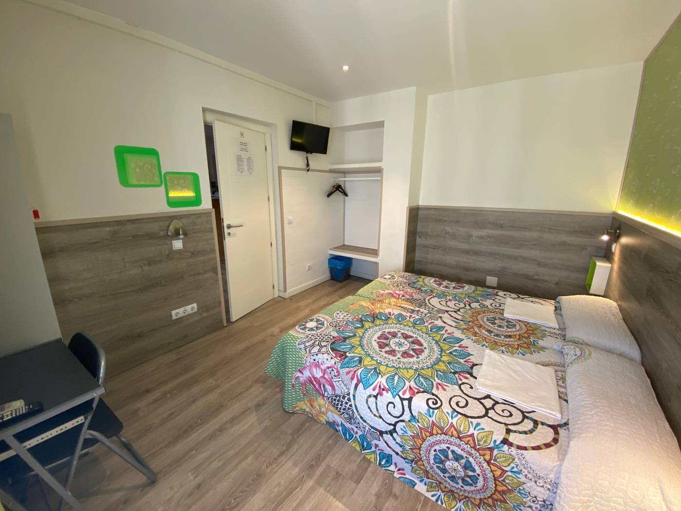 Mucho-Madrid-Room-36