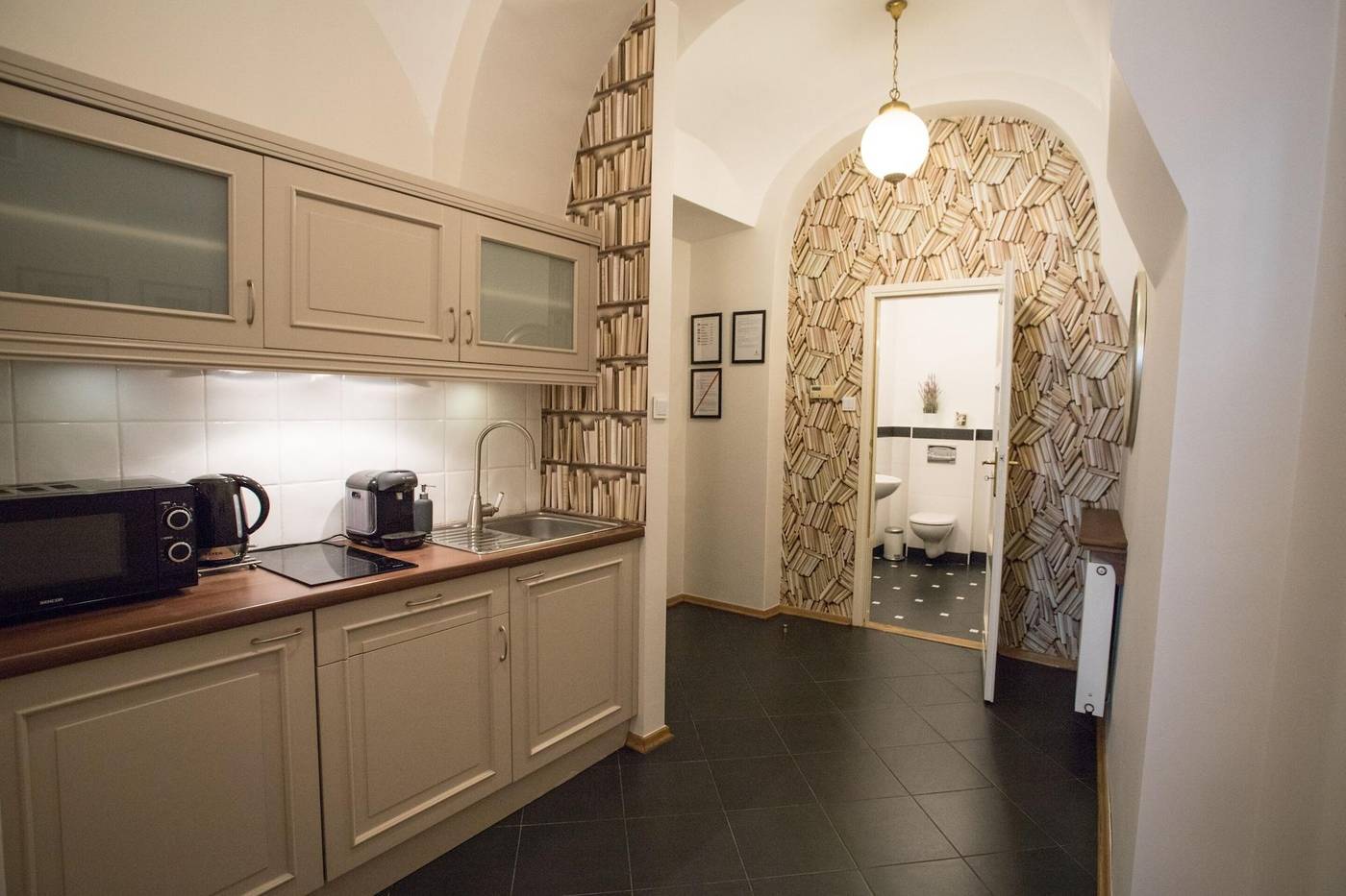 Scharffenberg-Apartments-Main-Square-Room-56