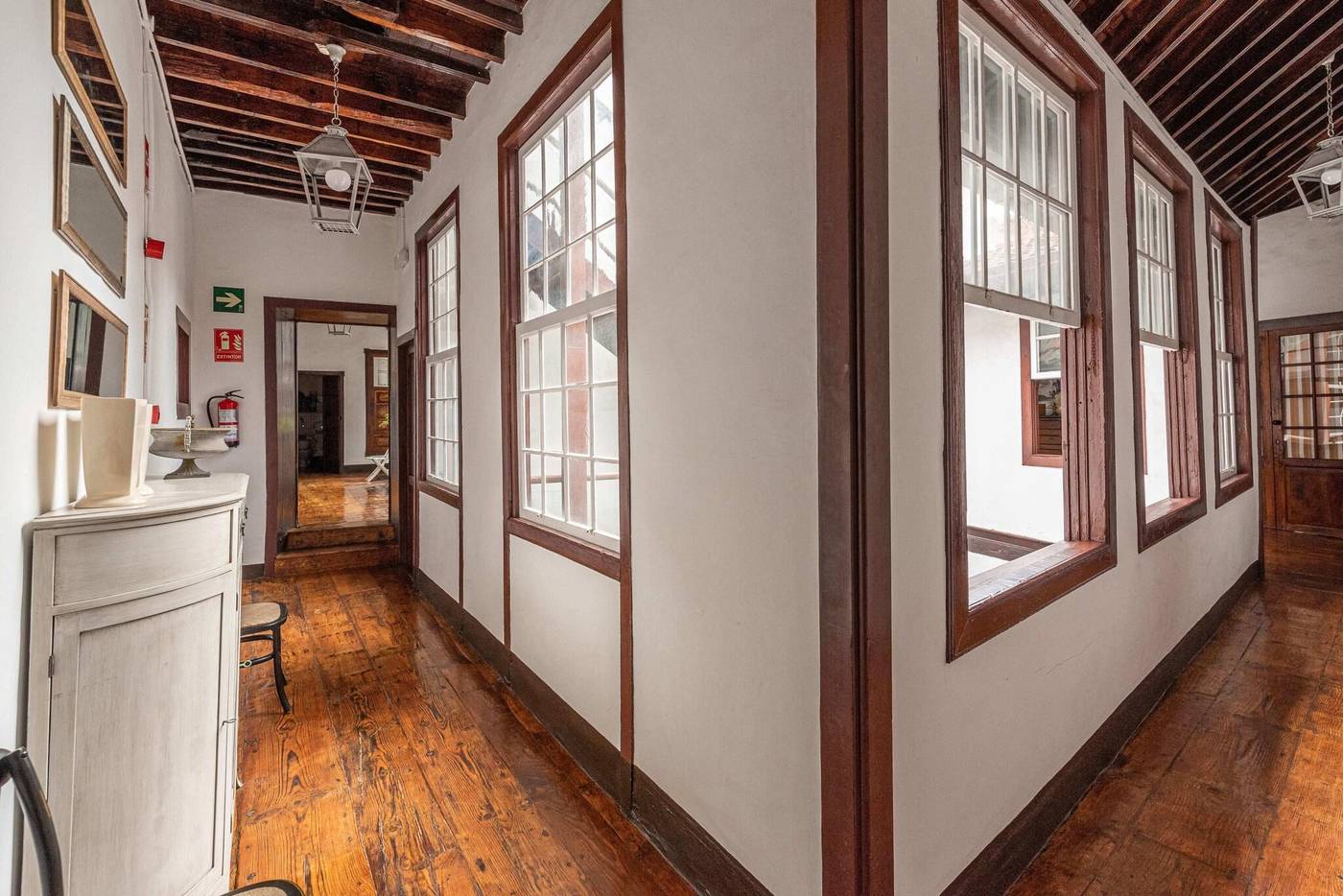 Isla-Baja-Suites-Lobby-29