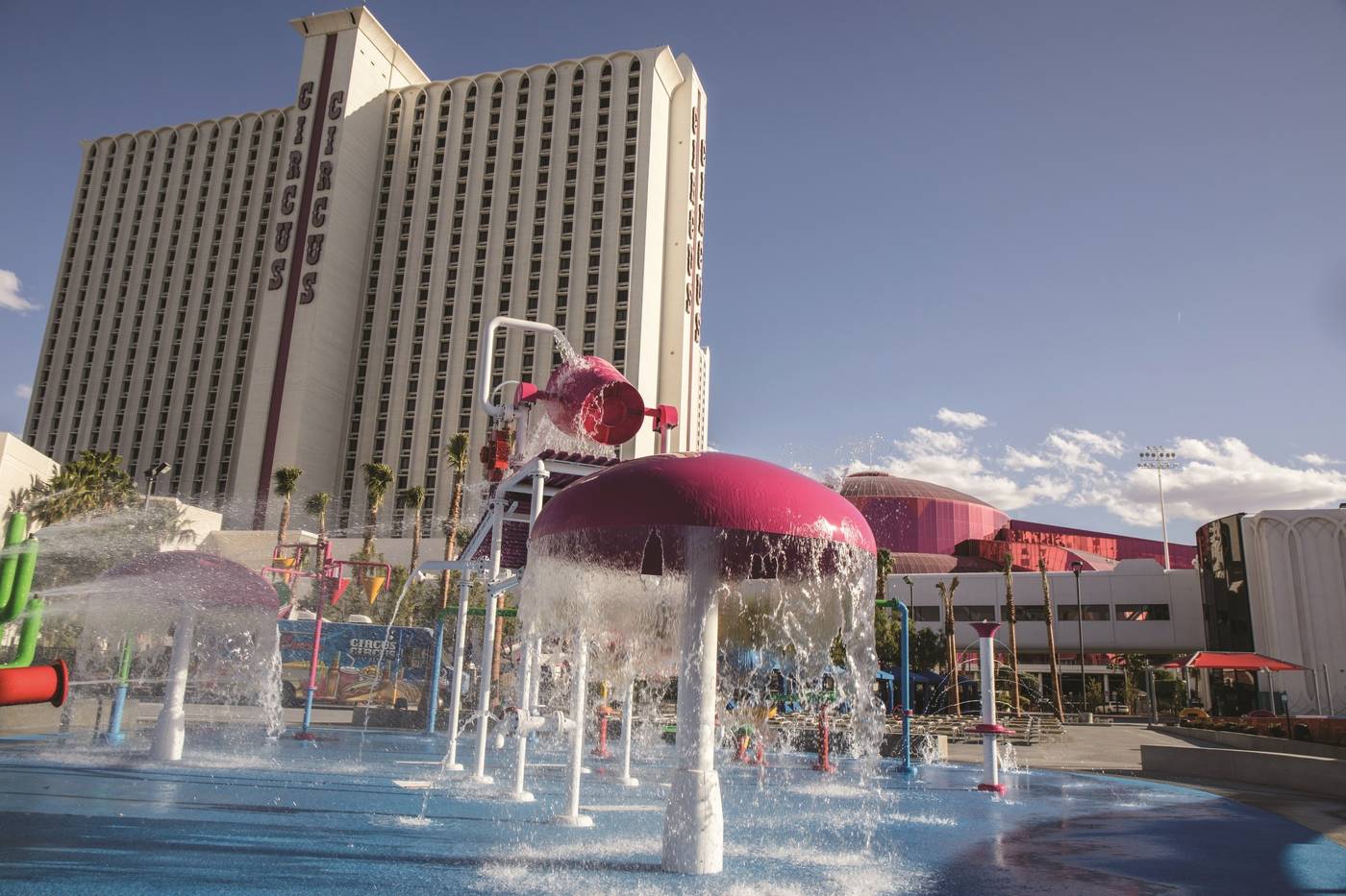 Circus-Circus-Las-Vegas-Hotel-Pool-2