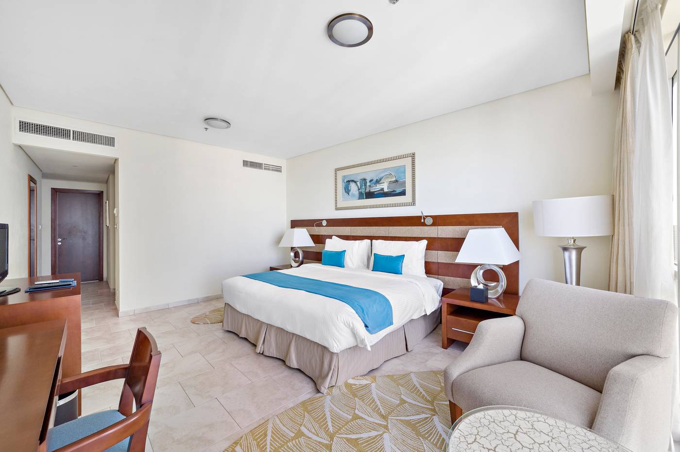 Oasis-Beach-Tower-Serviced-Room-12