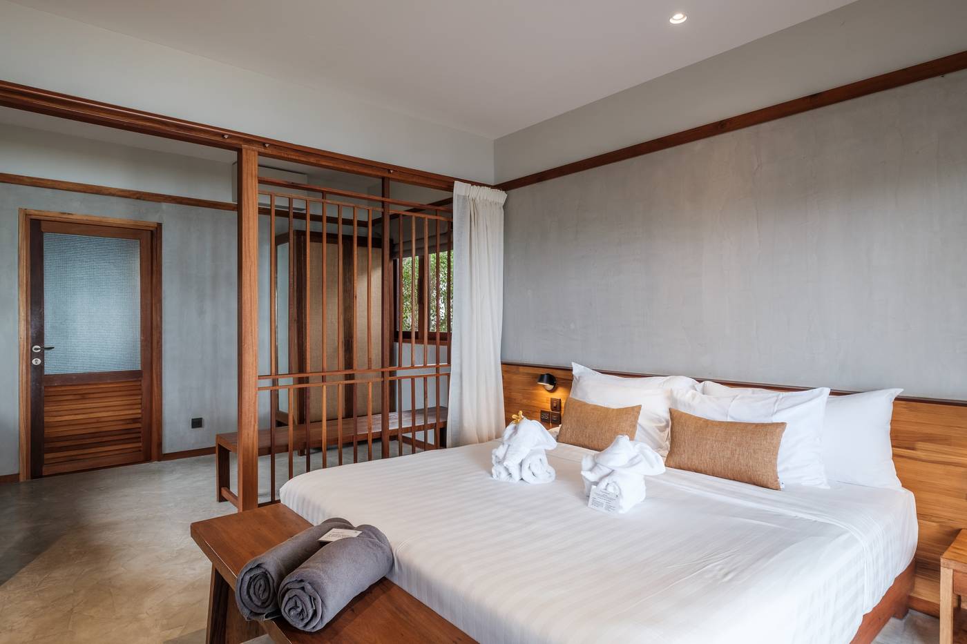 Banana-Fan-Sea-Resort-Room-33