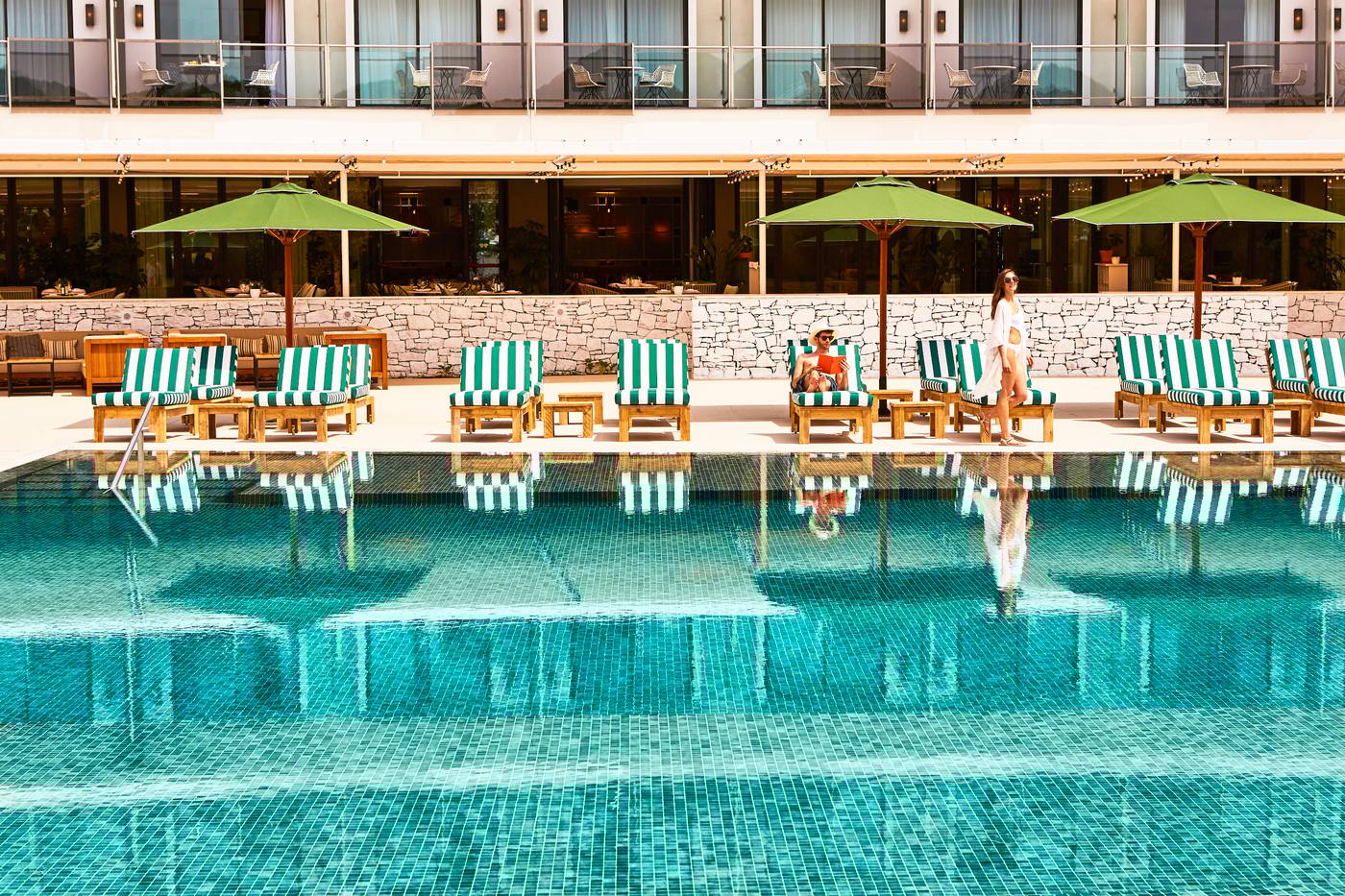 Hotel-Camiral-Pool-3