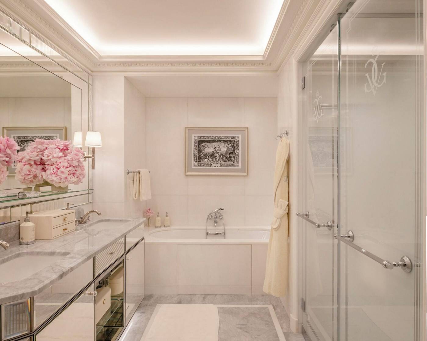 Four-Seasons-Hotel-Paris-Room-36