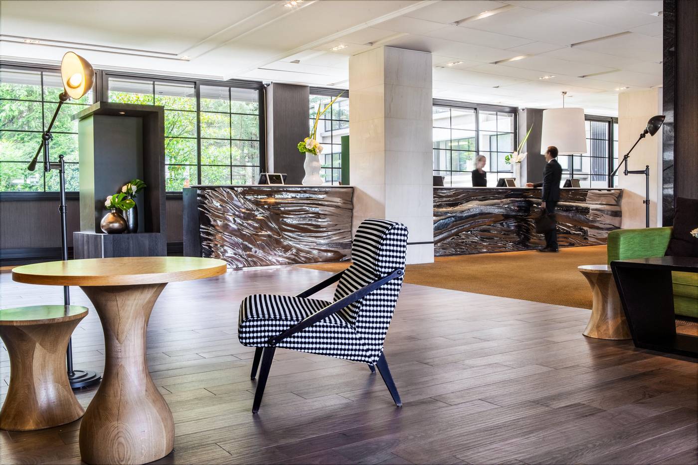 Crowne-Plaza-Geneva-Lobby-7