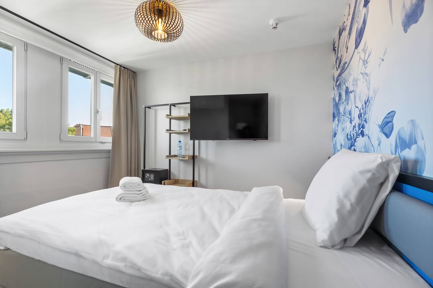 Dutch-Design-Hotel-Vondelpark-Room-11