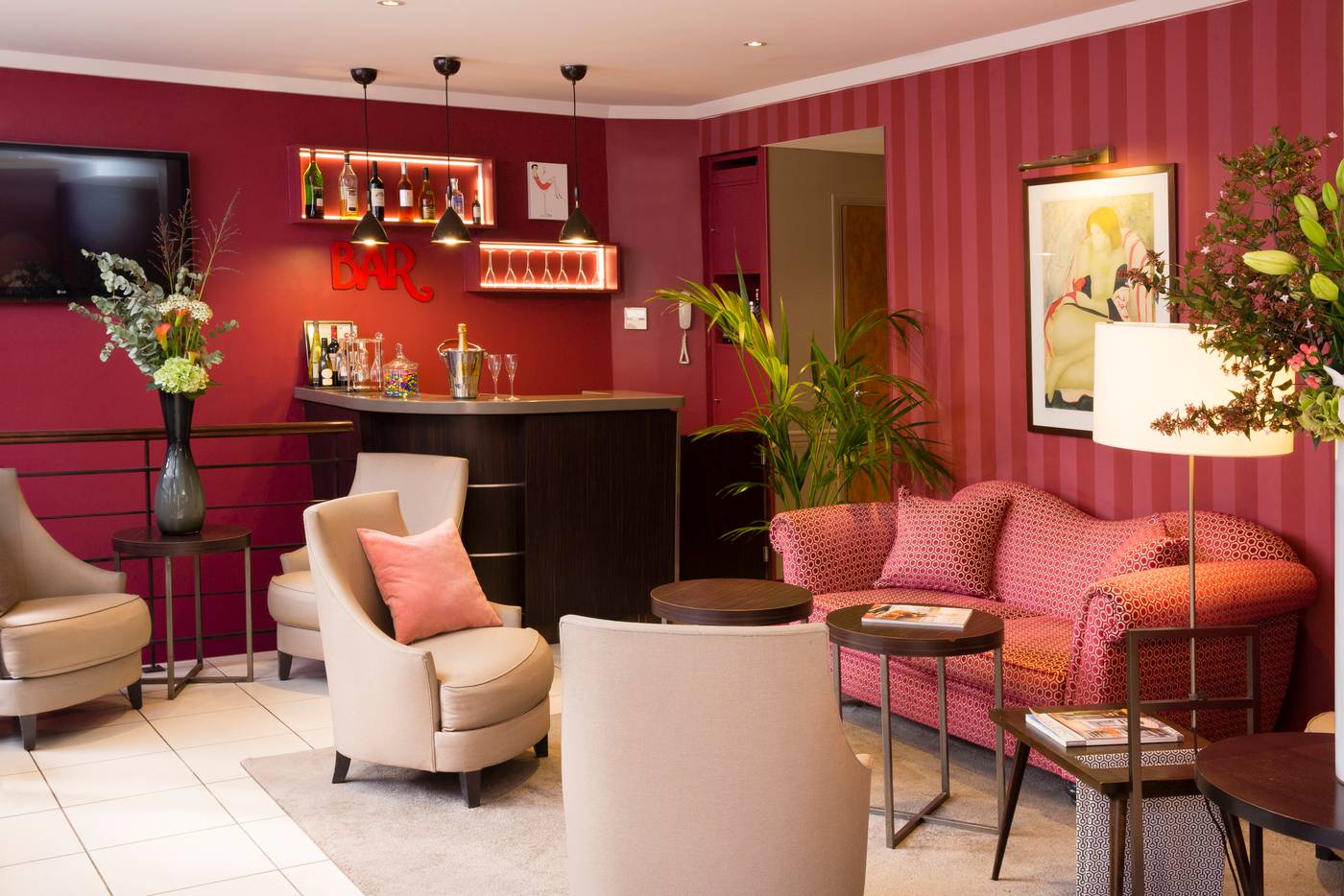 Europe-Tour-Eiffel-Bar-15