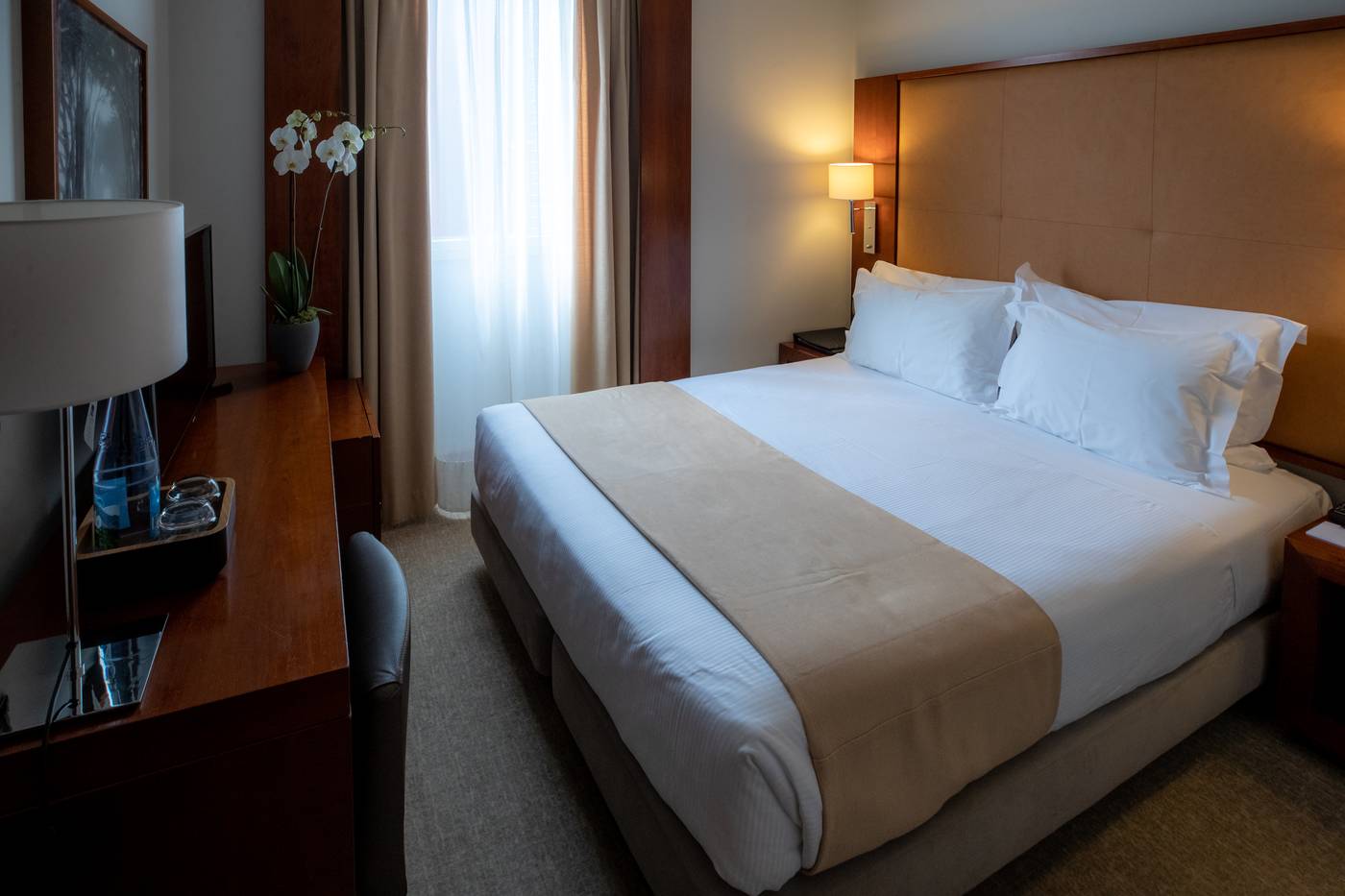 Dom-Carlos-Liberty-Room-16