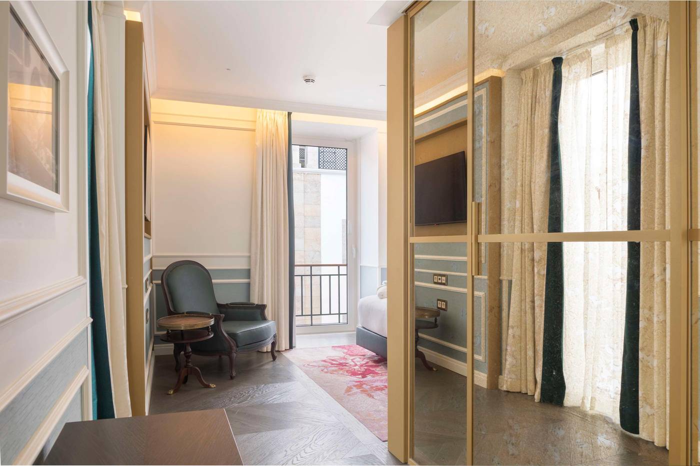 The-Emerald-House-Lisbon--Curio-Collection-by-Hilt-Room-58