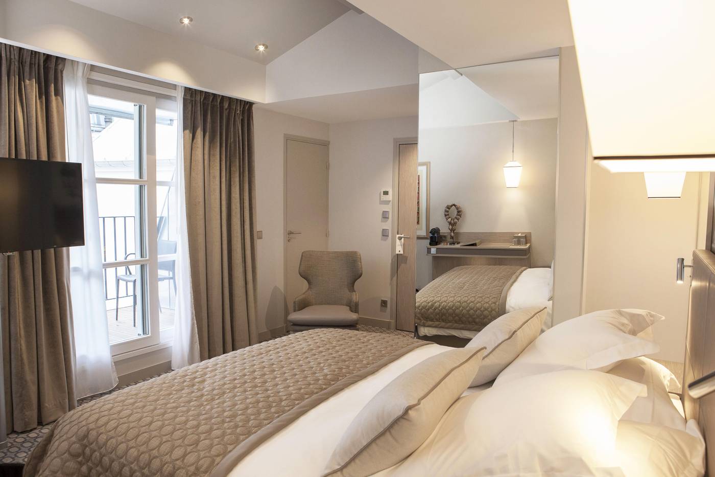 Hotel-La-Lanterne---Sp-Room-37