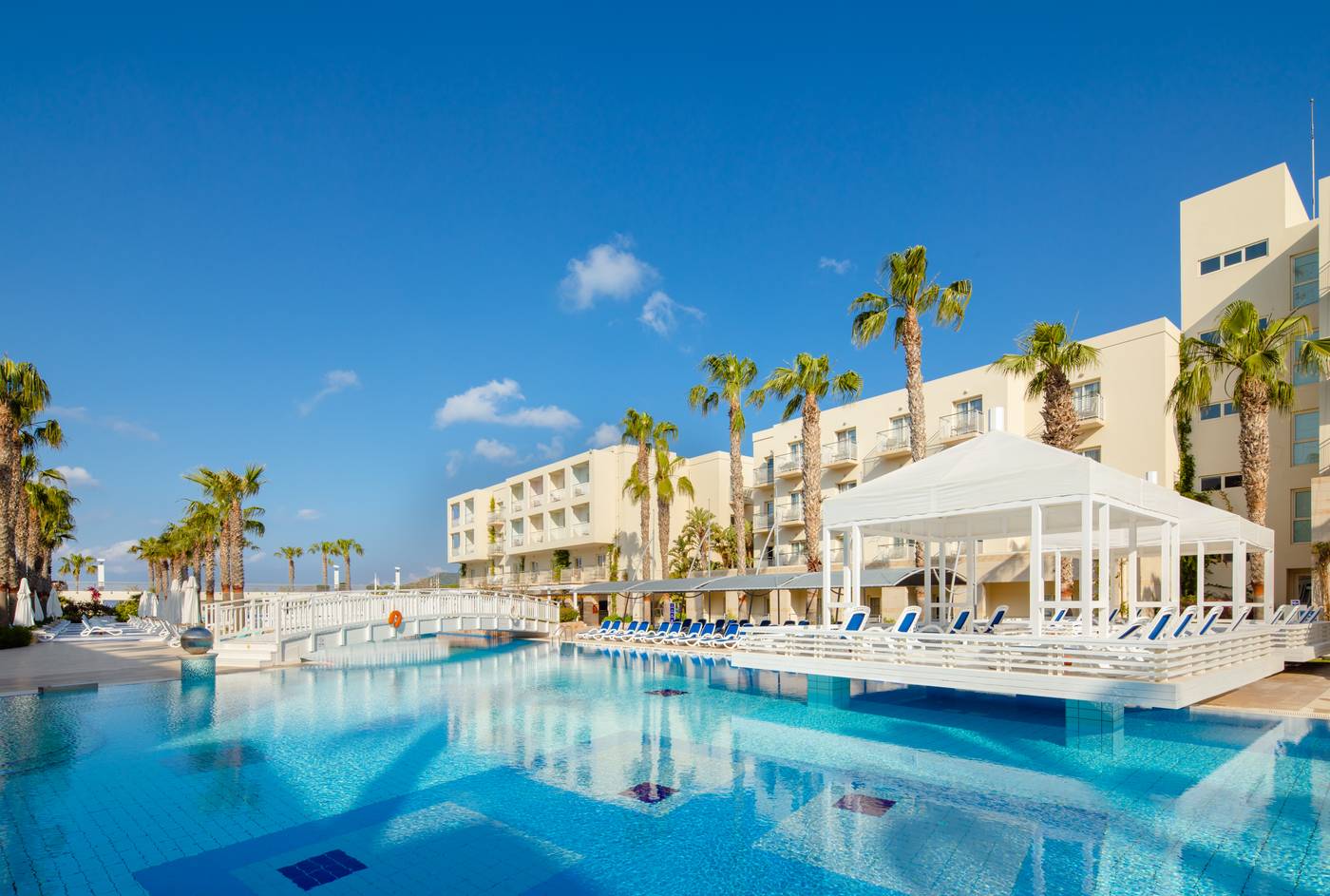La-Blanche-Resort---Spa-Pool-3