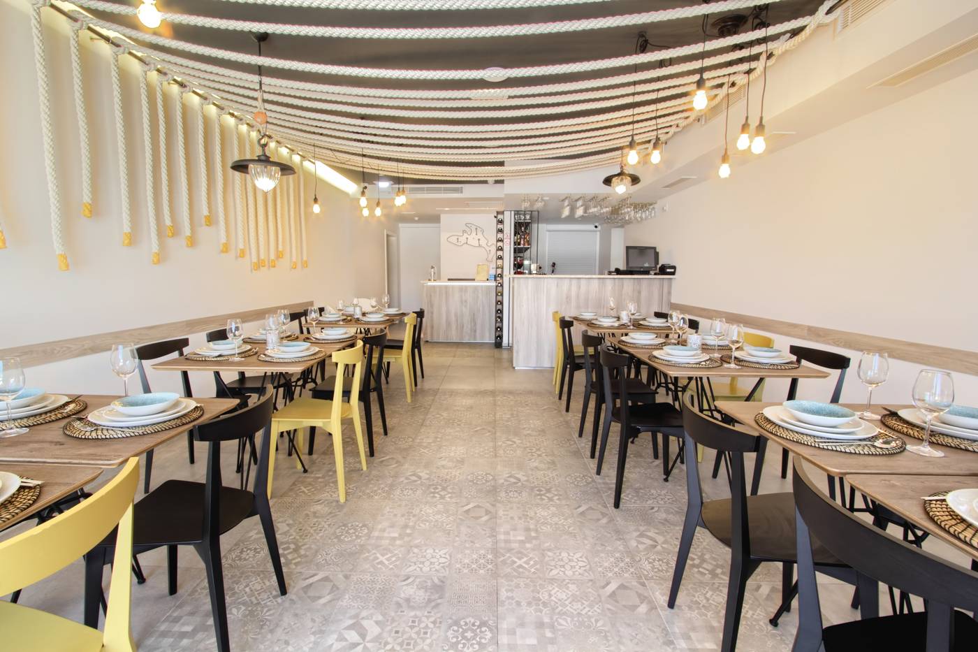 Kalamota-Beach-House-Restaurant-24