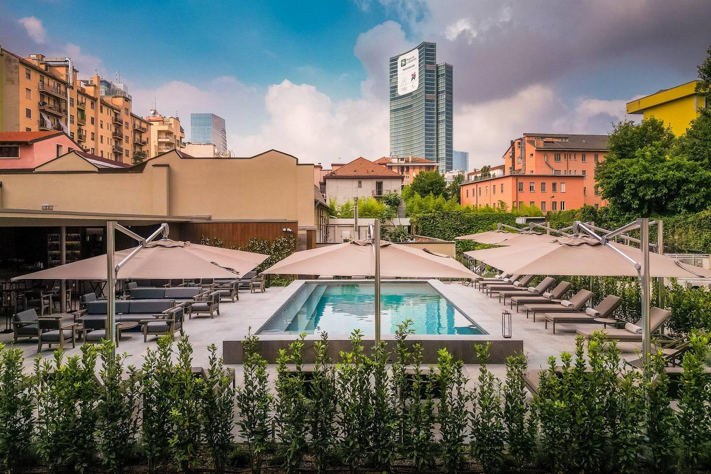 Crowne-Plaza-Milan-City-Pool-2