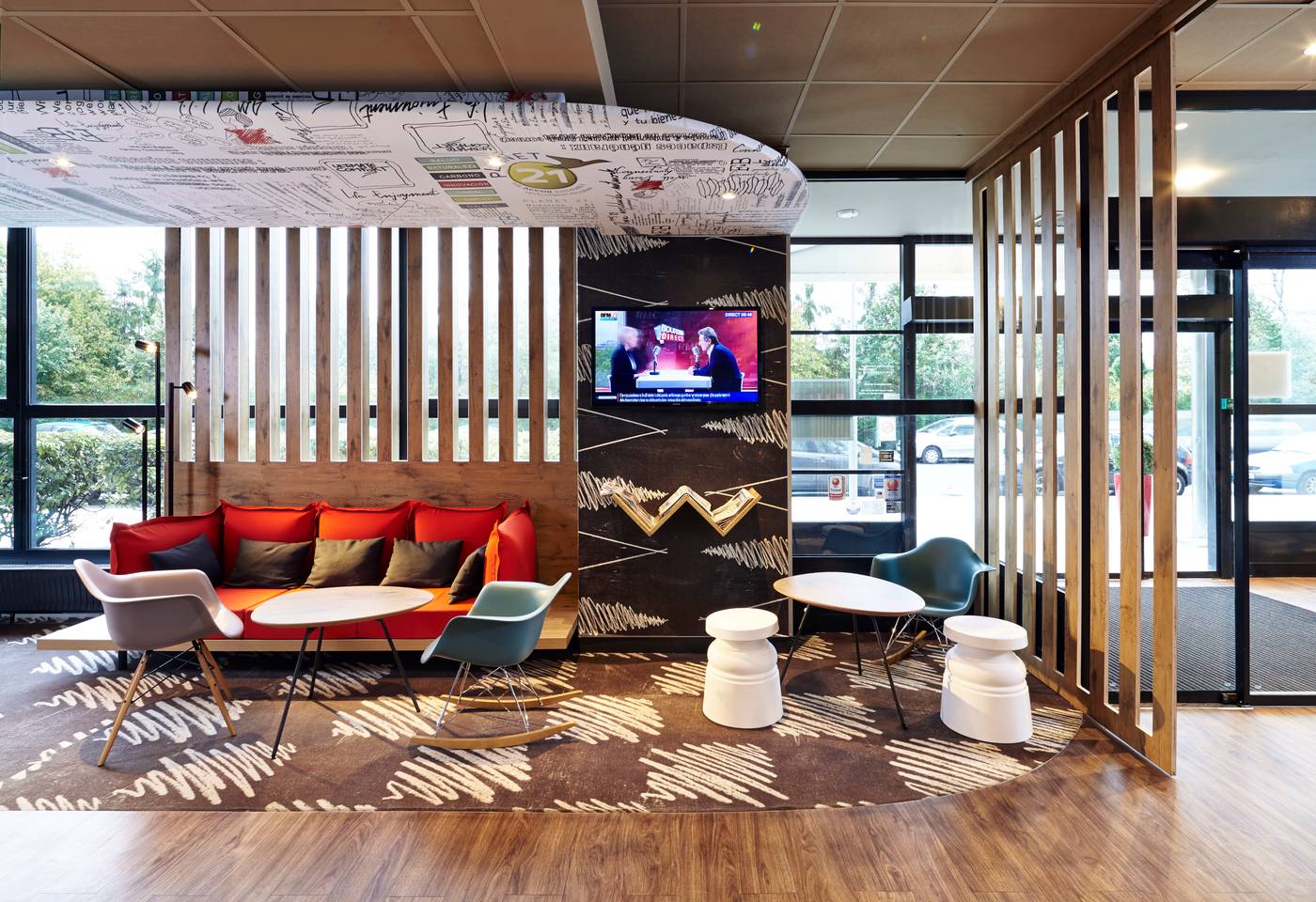 ibis-Marne-la-Vallee-Champs-Lobby-17