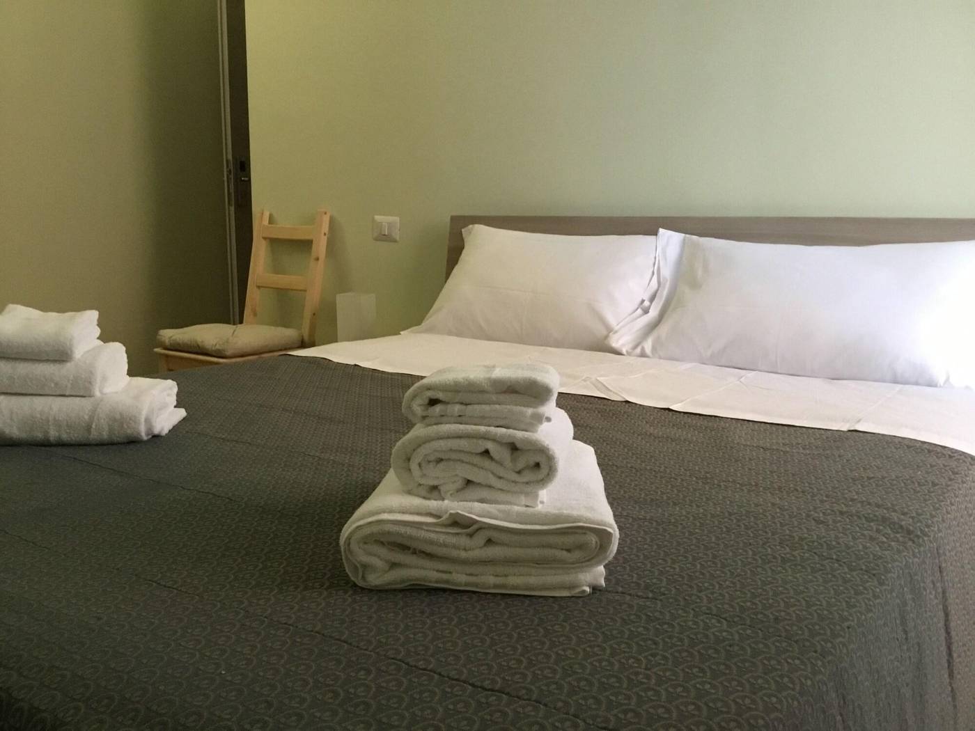 Duca-Di-Cavour-Room-2