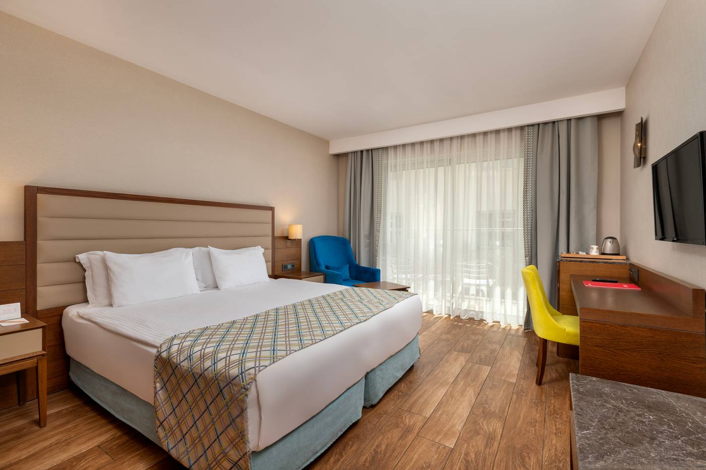Ramada-Plaza-by-Wyndham-Antalya-Room-6