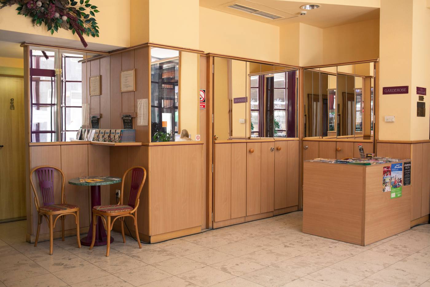 Pilvax-Hotel-Budapest-Lobby-3