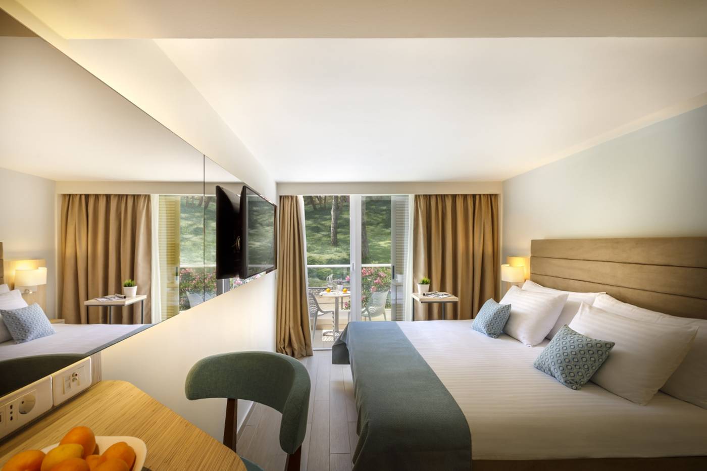 Girandella-Resort--Valamar-Collection---Adults-Room-14