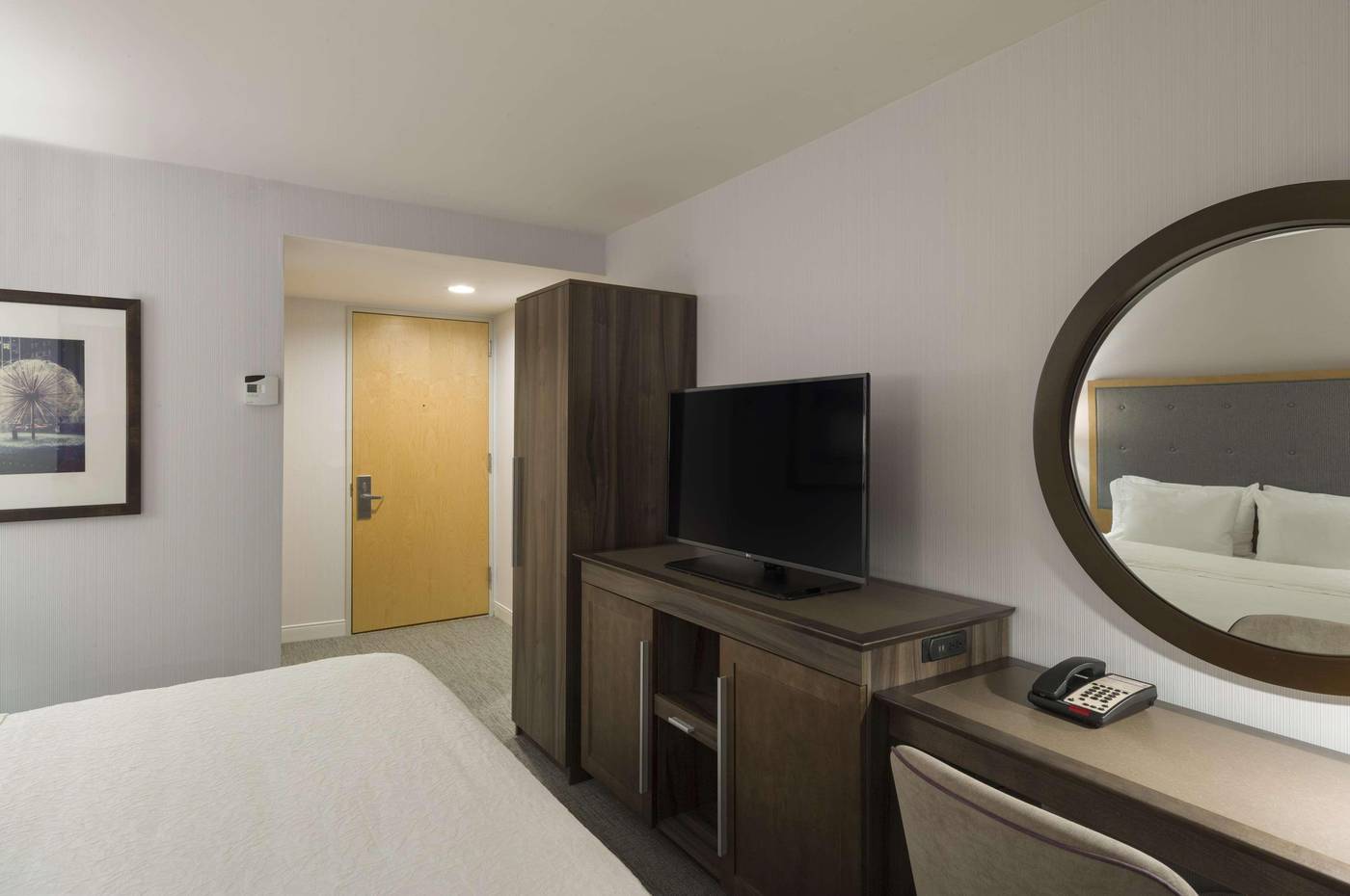 Hampton-Inn-Manhattan-Times-Square-South-Room-15
