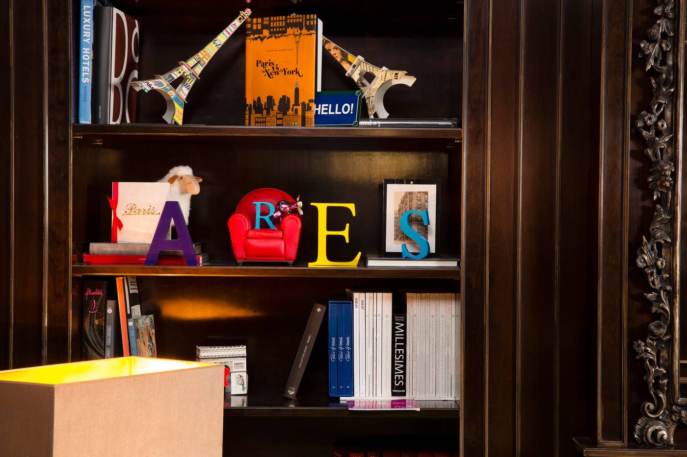 Ares-Eiffel-Lobby-64