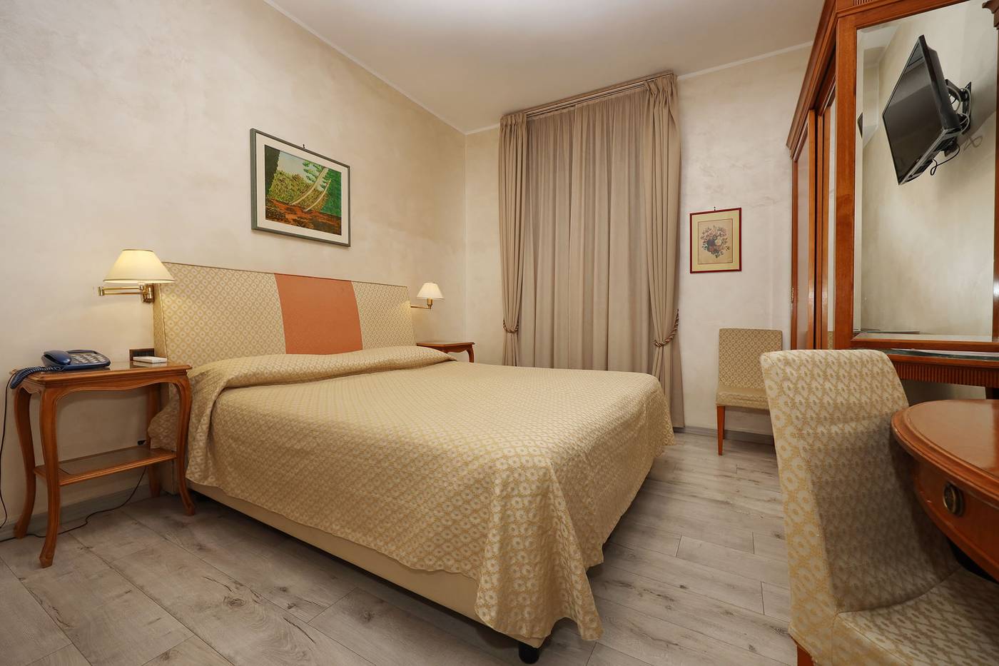 Rimini-Hotel-Room-13